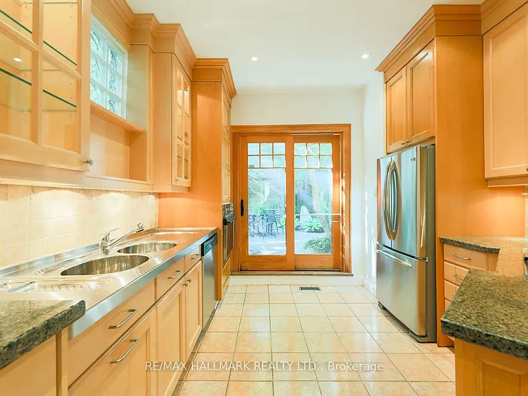 101 Pears Ave — Photo 15