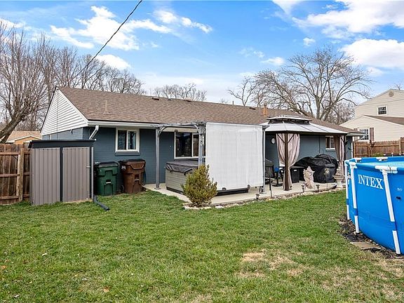 4th image of 3038 Dahlia Dr
