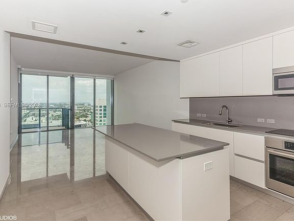 3rd image of 88 SW 7th St APT 2508