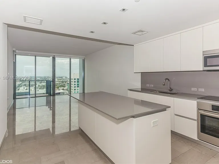 88 SW 7th St #2508 — Photo 3