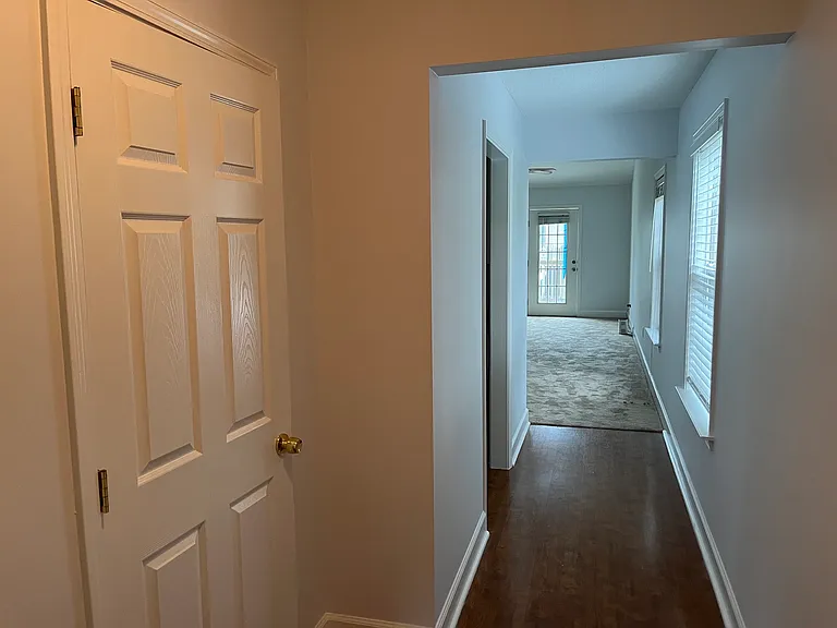 208 Red Bud Ct — Photo 11
