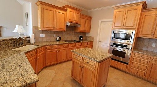 4th image of 9215 Sherbourne Ln
