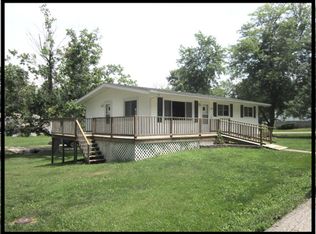 909 Dameron St, Macon, MO 63552