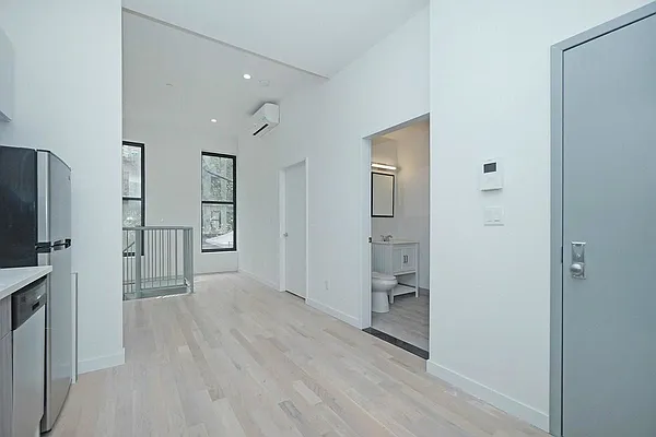Rented by Keller Williams NYC | media 16