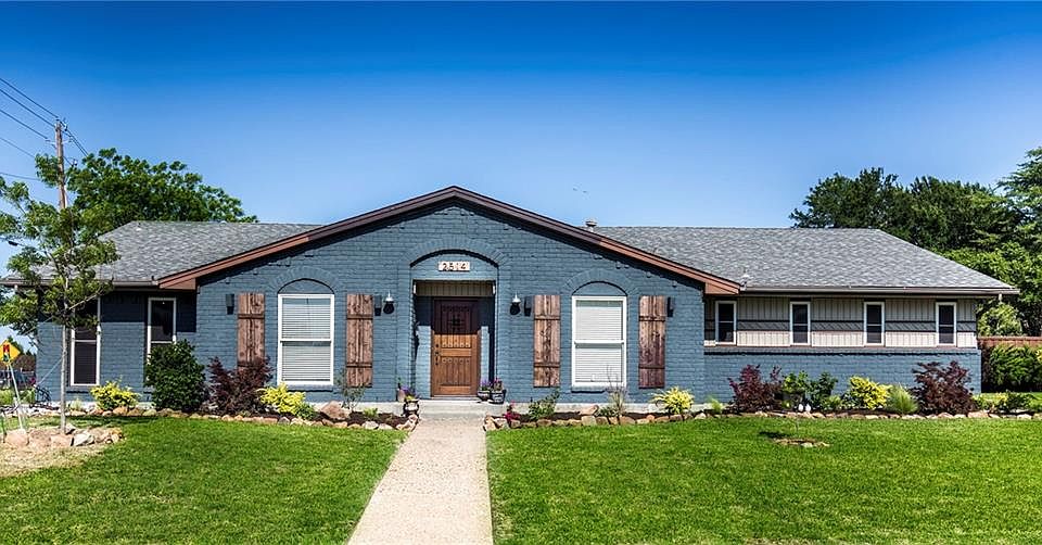 1st image of 2514 Canterbury Dr