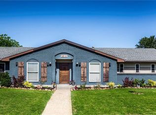 2514 Canterbury Dr, Carrollton, TX 75006