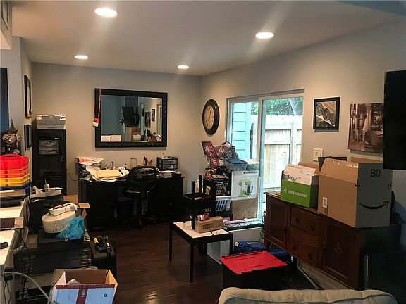 5th image of 6805 Thorncliffe Dr APT A