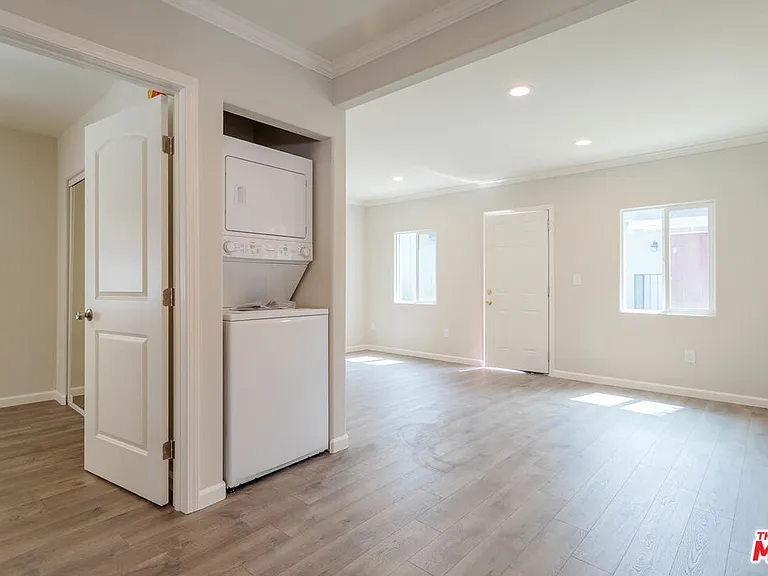 1227 E Harvard St #B — Photo 6
