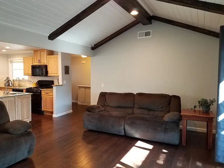 589 Graymont Dr — Photo 13