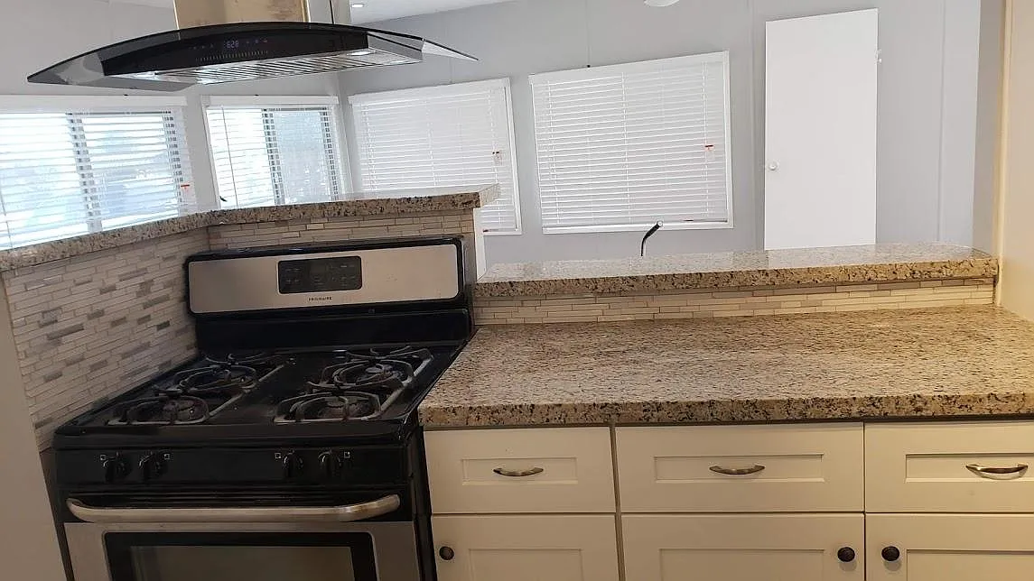 4 bed, 1700 sqft, $1,665 — Photo 3
