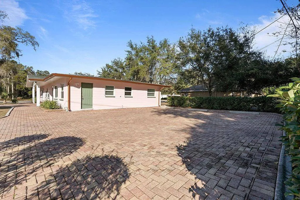 2 bed, 1.0 bath, 772 sqft, $2,150 — Photo 3