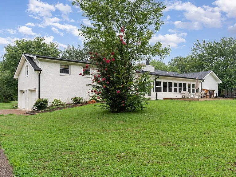 2228 Bowman Rd — Photo 5