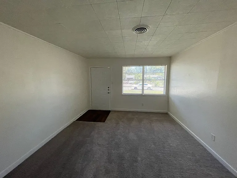 4743 Harper Dr — Photo 3