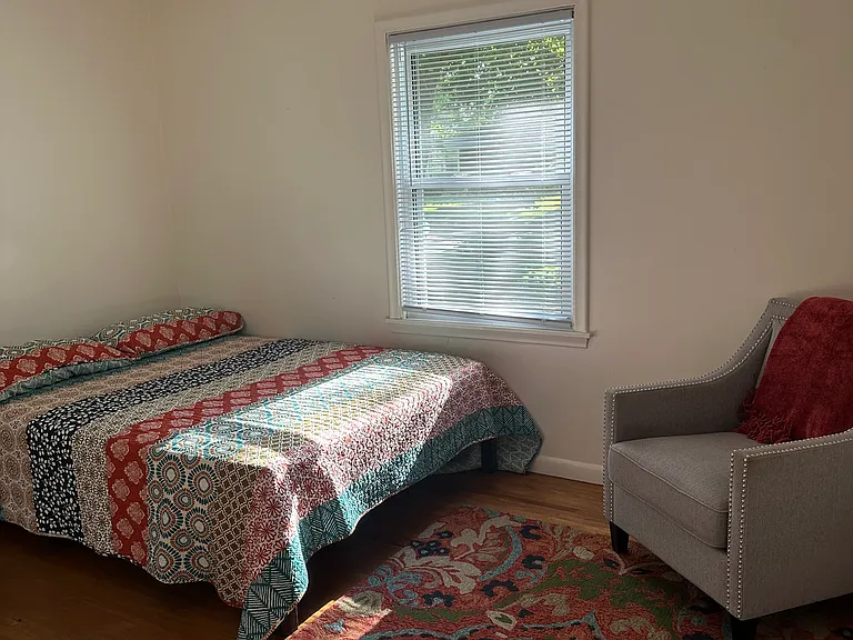 2421 Decatur Ave S — Photo 8