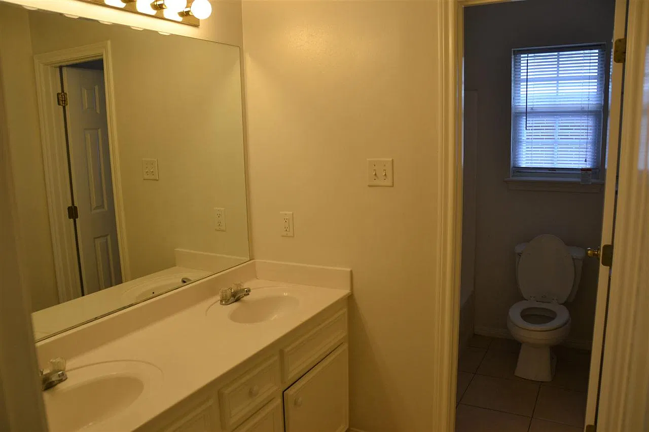 518 Tarrow — Photo 4