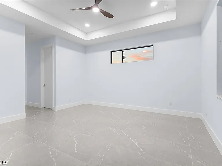 142 SW 33rd Pl — Photo 11