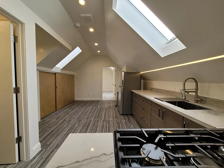 2014 Clement St #B — Photo 7