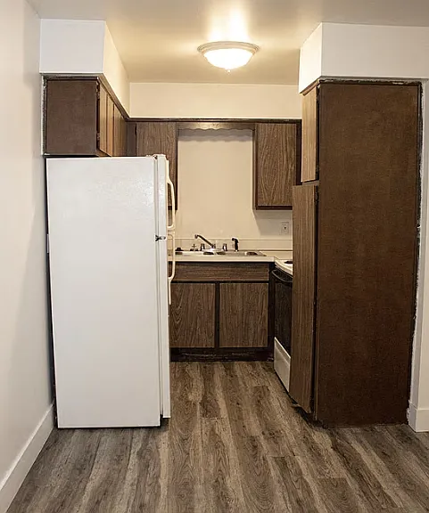 Green Oaks Apartments — Photo 8