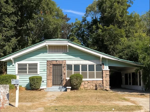 304 52nd St, Fairfield, AL 35064