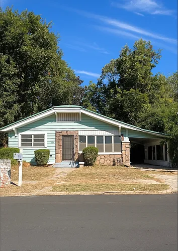 304 52nd St Photo 1
