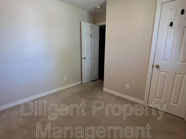 157 Milroy Dr, Peterborough, ON K9H 7N7