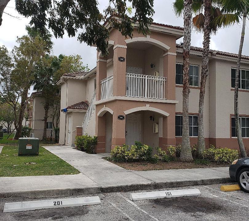 1st image of 1240 SE 28th Ct Unit 201