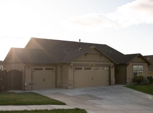 2555 SW 43rd Pl, Redmond, OR 97756