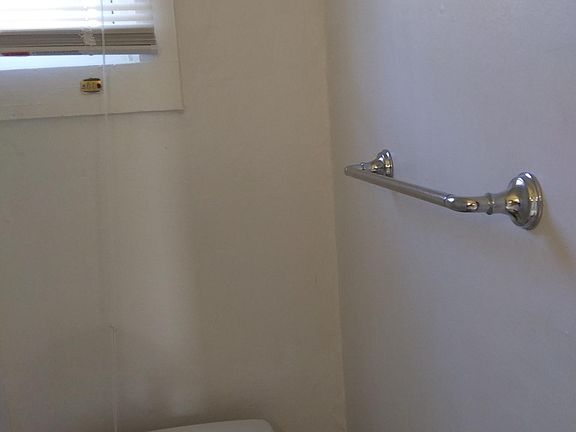 4th image of 1204 Auburn Ave #1