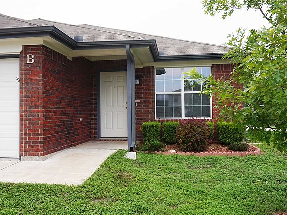 2nd image of 613 Bermuda Unit B