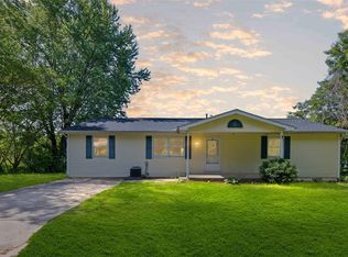 32591 Elm Ct, Brighton, IL 62012