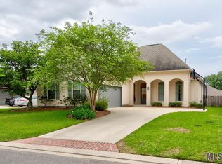 16157 Woodland Trl, Baton Rouge, LA 70817