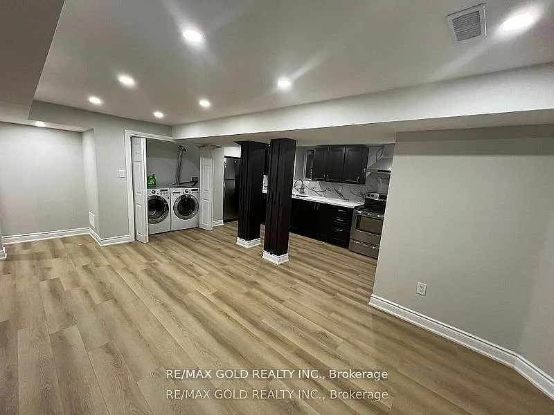 2 bed, $1,900 — Photo 2