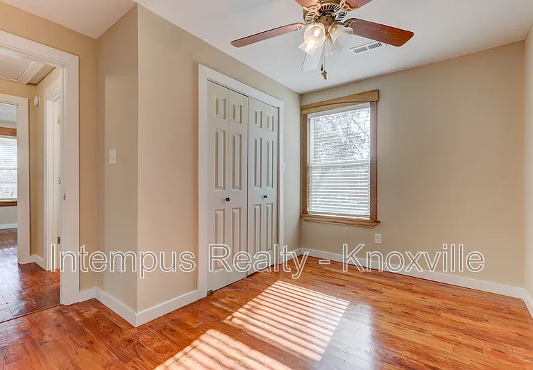 605 Booth St — Photo 7