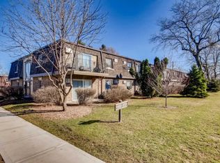 879 Trace Dr #206, Buffalo Grove, IL 60089