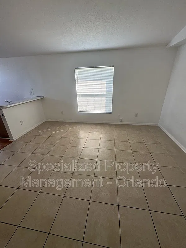3 bed, 2.0 bath, 1075 sqft, $1,950 — Photo 4