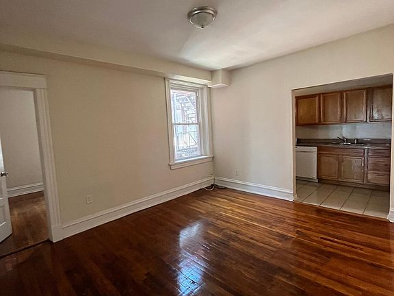 2nd image of 1106 W Grace St APT 6