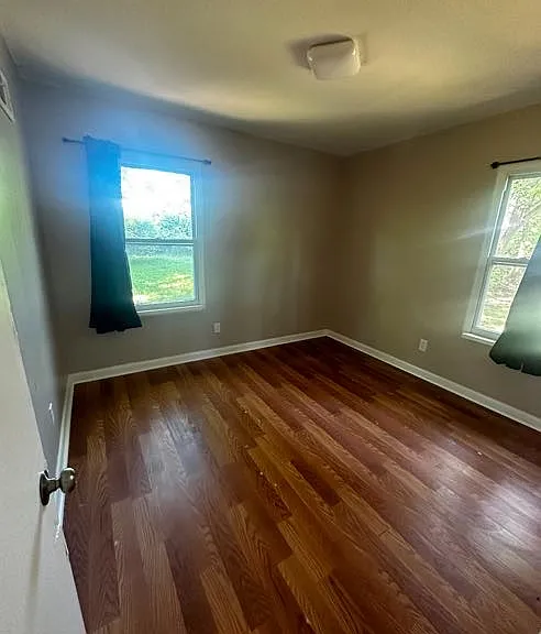 10104 Prince Dr — Photo 2