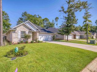 5623 Dunridge Dr, Pace, FL 32571