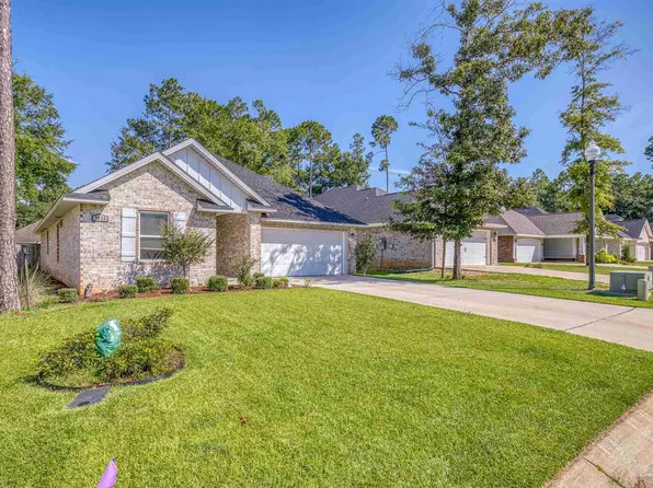 5623 Dunridge Dr, Pace, FL 32571