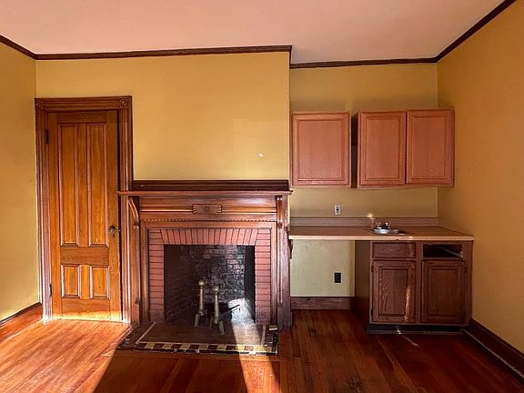 5th image of 477 Cumberland Ave APT 2