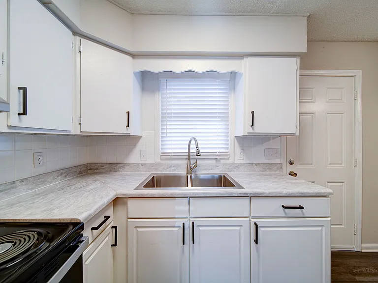 The Manor Townhomes — Photo 17