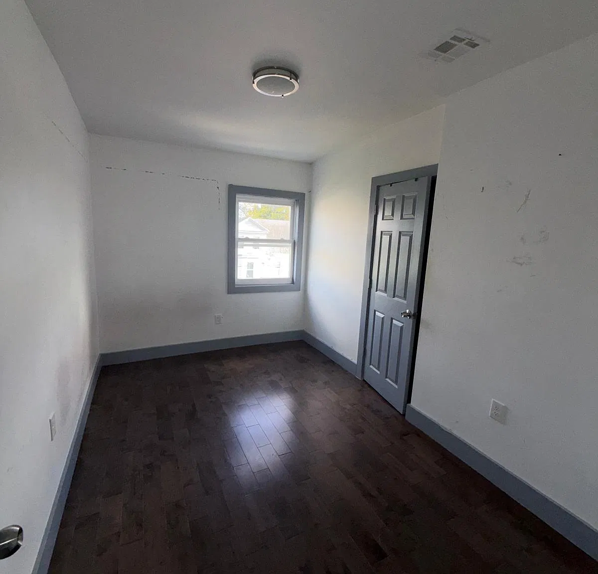 4 bed, 1.5 bath, 1350 sqft, $2,275 — Photo 4