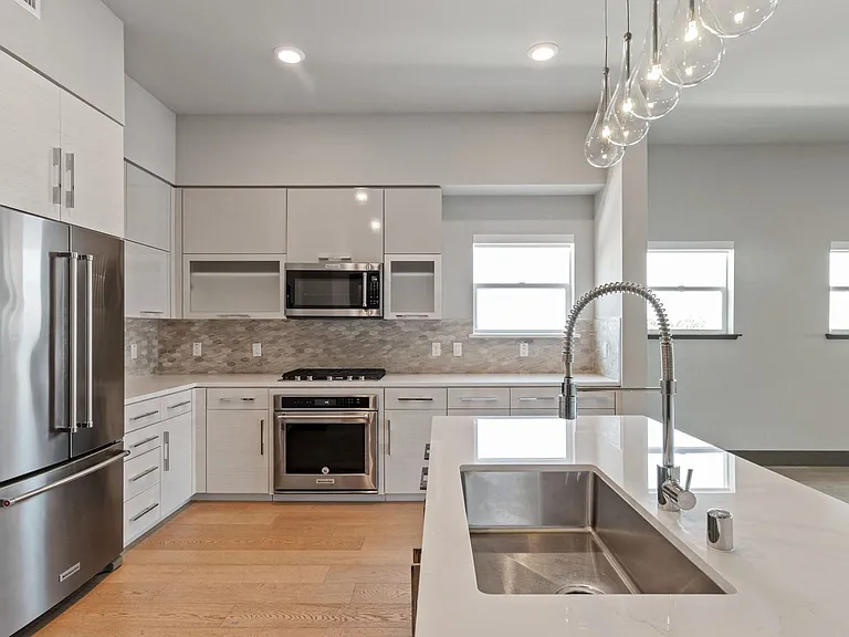 Elegant pendant lighting