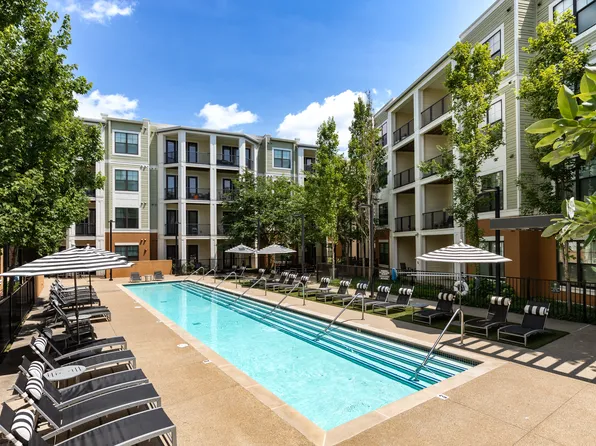 Tapestry at Brentwood Town Center