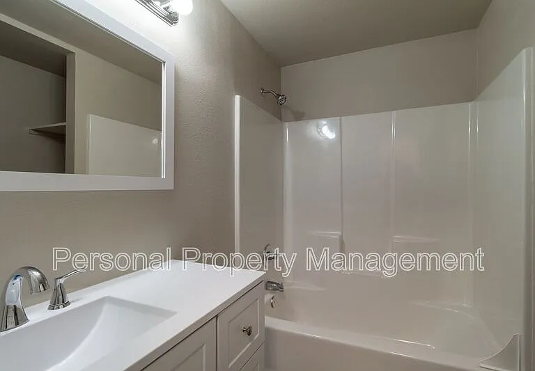 19019 SE 12th Way — Photo 6