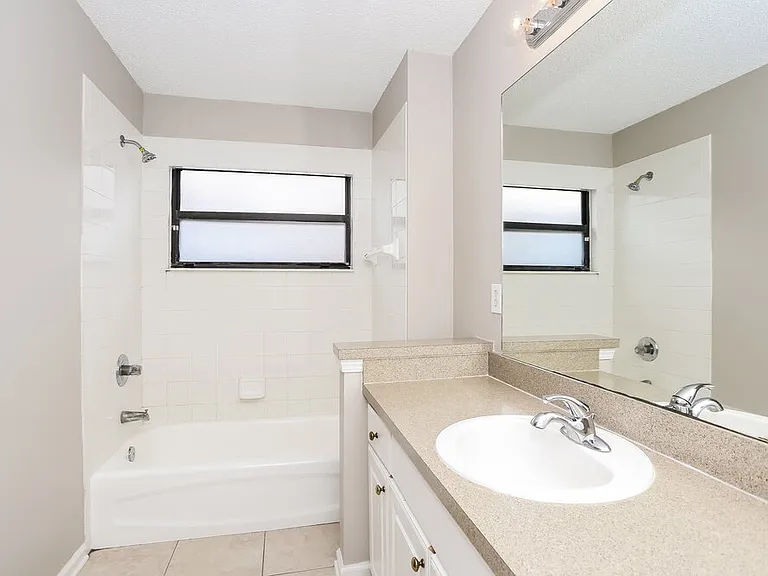 2479 Coachman Lakes Dr — Photo 12