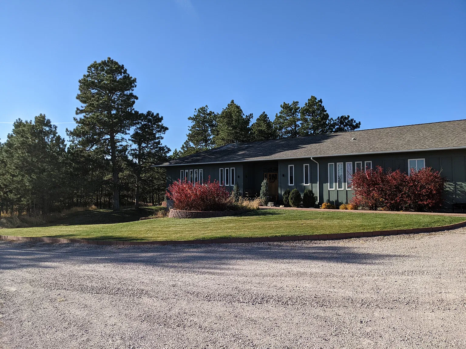 5 bed, 4527 sqft, $3,600 — Photo 3