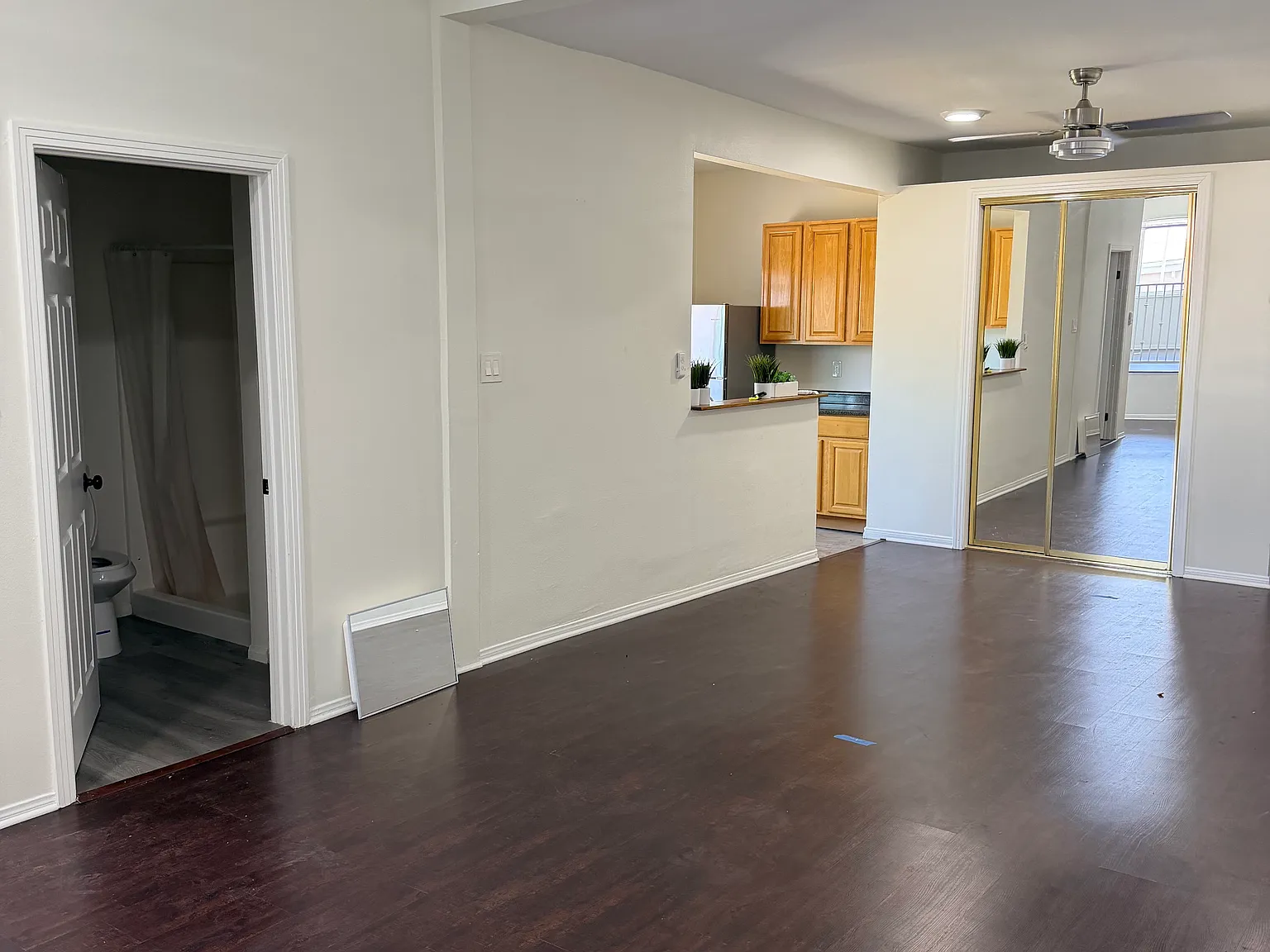 Studio, $2,250 — Photo 4