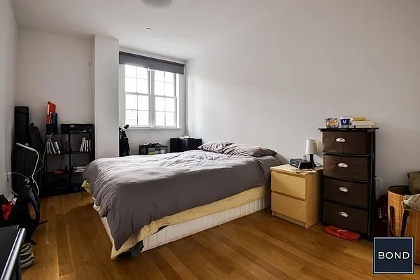 Rented by Bond New York | media 9