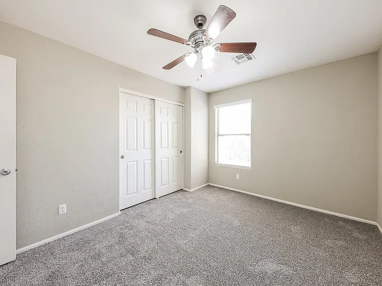 2319 W Running Deer Trl — Photo 15